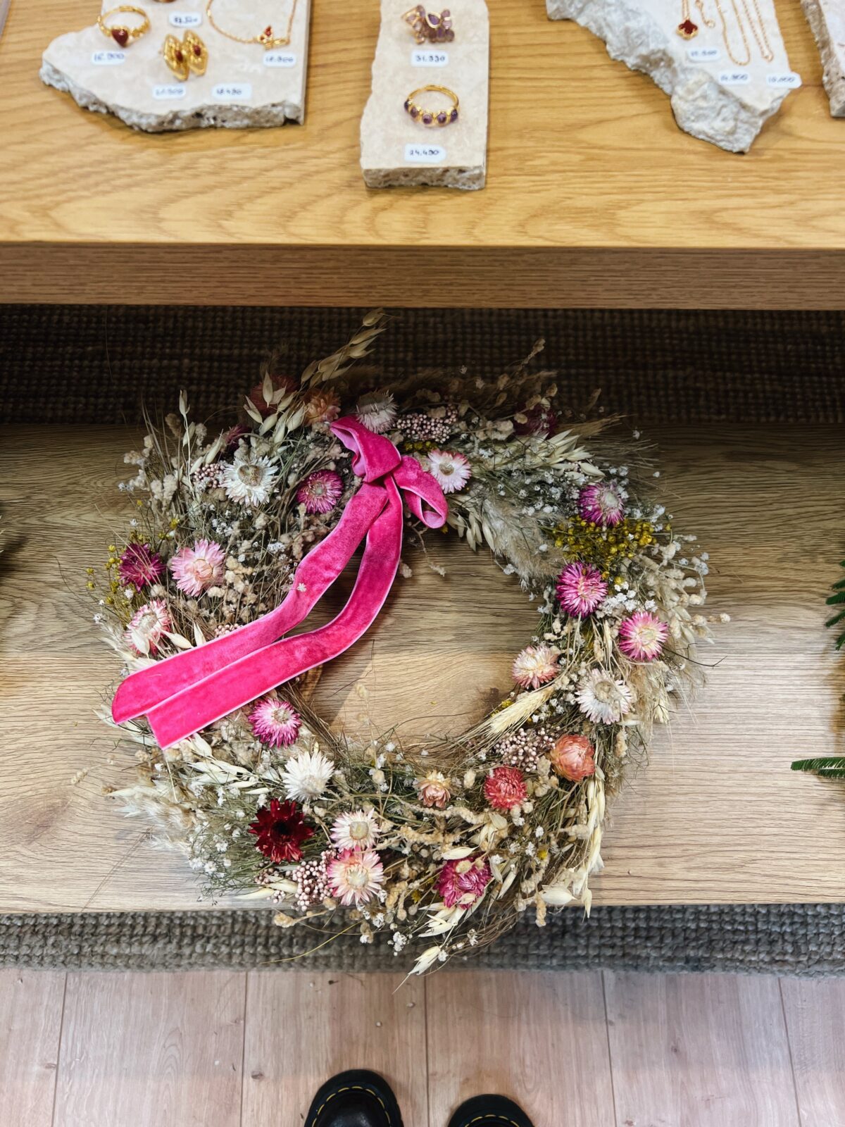 Tavaszi koszorú dekoráció – kézzel készült természetes koszorúk